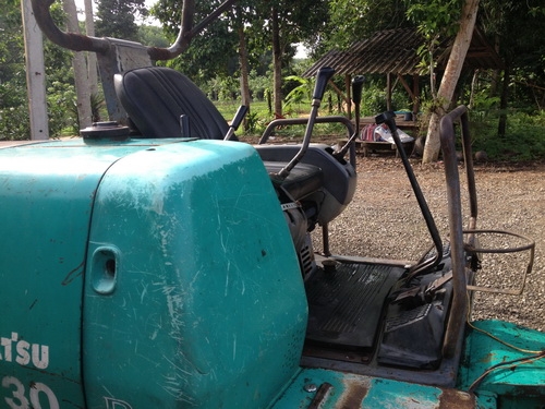 ขายรถขุด เล็ก KOMATSU PC30-7 สภาพพร้อมใช้ราคาเบาๆ