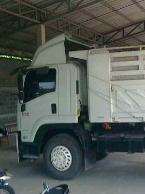 รถอิซุซุ 10 ล้อดั้ม 240 แรงม้า ปี 53  รถวิ่ง 3x,xxx กม.   สนใจติดต่อ 081 - 6079515