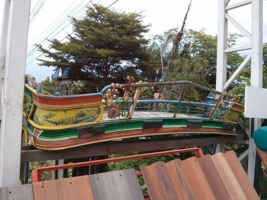 ที่เก็บของหน้ากระบะรถ 10 ล้อ