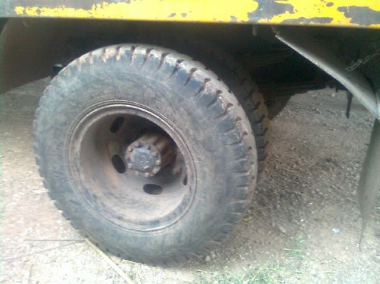 ขายหกล้อใหญ่ ฮีโน่ สิงห์ไฮเทค195 แรงม้ารถบ้านพร้อมวิ่งครับ