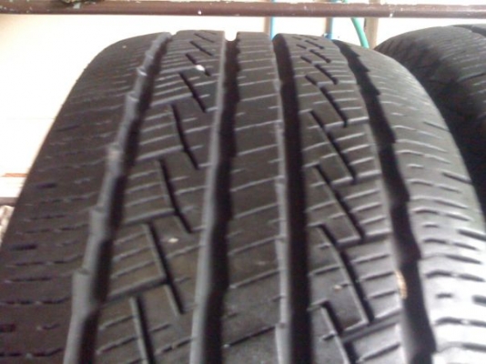 ยาง pirelli 275-60-17 ดอกหนาๆตามรูปขายเส้นล่ะ1000บาท