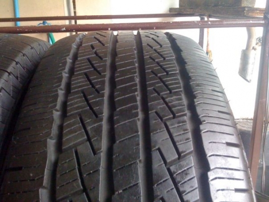 ยาง pirelli 275-60-17 ดอกหนาๆตามรูปขายเส้นล่ะ1000บาท
