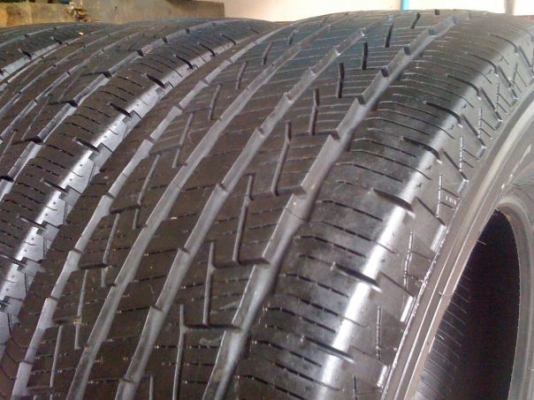 ยาง pirelli 275-60-17 ดอกหนาๆตามรูปขายเส้นล่ะ1000บาท