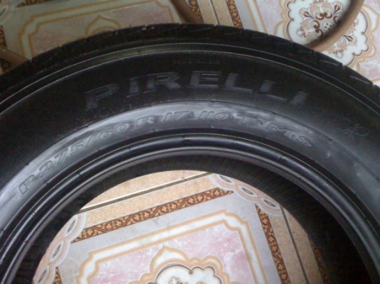 ยาง pirelli 275-60-17 ดอกหนาๆตามรูปขายเส้นล่ะ1000บาท