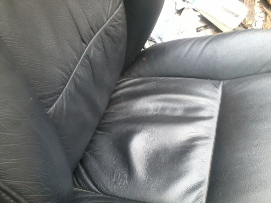 ขายเบาะเดิม YARIS หนังเเท้ตัวท๊อบ สภาพสวยครับ