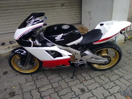 ขาย CBR400 cc ปี 89 แฟริ่งแต่ง ทะเบียนแท้ บริการส่งทั่วไทย ขาย CBR400 cc ปี 89 แฟริ่งแต่ง ทะเบียนแท้ บริการส่งทั่วไทย