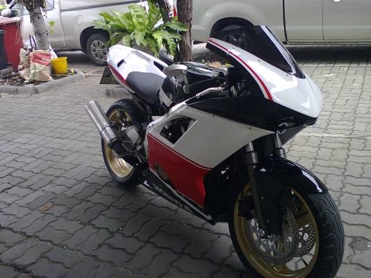 ขาย CBR400 cc ปี 89 แฟริ่งแต่ง ทะเบียนแท้ บริการส่งทั่วไทย ขาย CBR400 cc ปี 89 แฟริ่งแต่ง ทะเบียนแท้ บริการส่งทั่วไทย