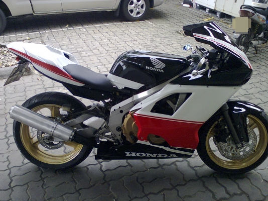 ขาย CBR400 cc ปี 89 แฟริ่งแต่ง ทะเบียนแท้ บริการส่งทั่วไทย ขาย CBR400 cc ปี 89 แฟริ่งแต่ง ทะเบียนแท้ บริการส่งทั่วไทย