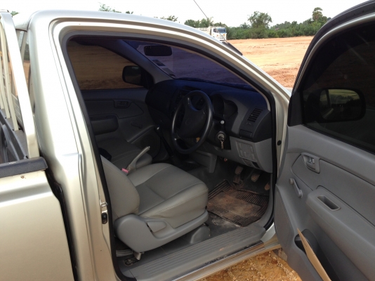 ขายดาวน์ กระบะวีโก้  65000  บาท