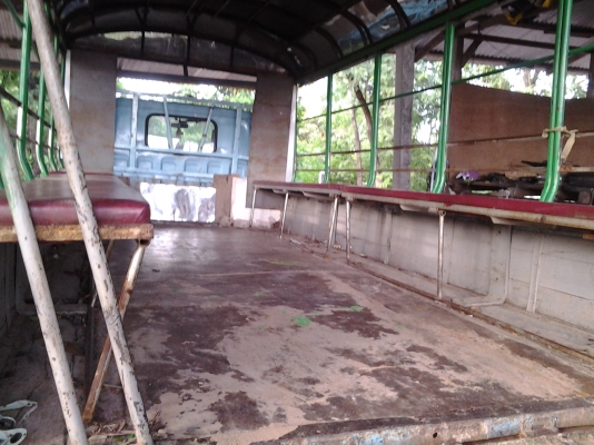 ขาย 6 ล้อ isuzu nkr110 แรง