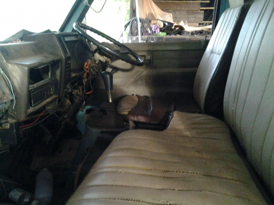 ขาย 6 ล้อ isuzu nkr110 แรง