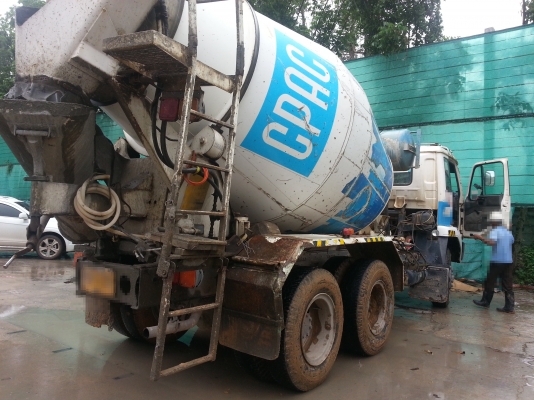 NISSAN DIESEL 10 ล้อโม่ปูน