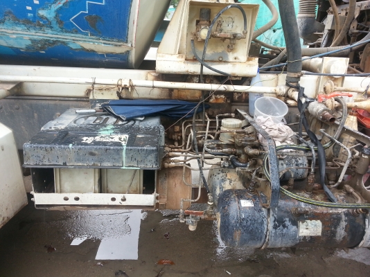 NISSAN DIESEL 10 ล้อโม่ปูน