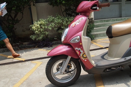 yamaha fiore ล้อแม็กซ์ สีชมพู เดิมๆ ปี 2011 ราคา 17000 yamaha fiore ล้อแม็กซ์ สีชมพู เดิมๆ ปี 2011 ราคา 17000