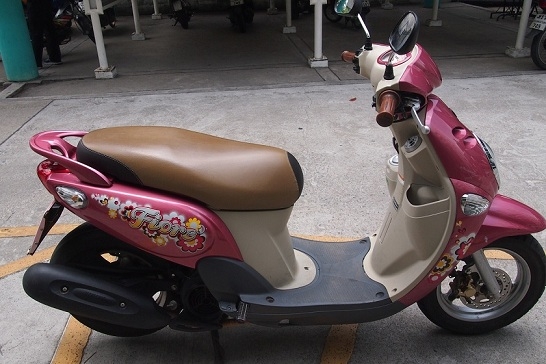 yamaha fiore ล้อแม็กซ์ สีชมพู เดิมๆ ปี 2011 ราคา 17000 yamaha fiore ล้อแม็กซ์ สีชมพู เดิมๆ ปี 2011 ราคา 17000