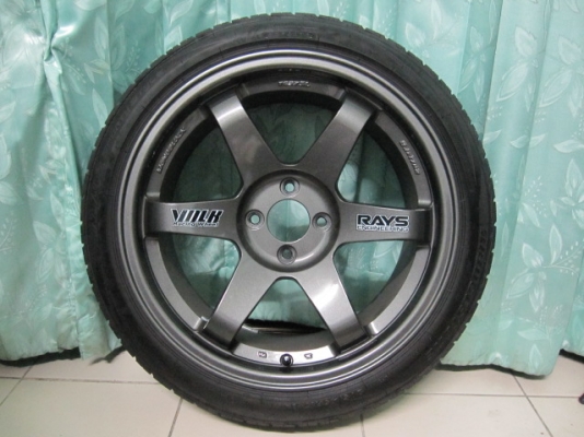 ขายล้อแม็ก TE37 ขอบ17 สีเทา หน้า 8 หลัง 9 พร้อมยางบริสโตนปลายปี 12