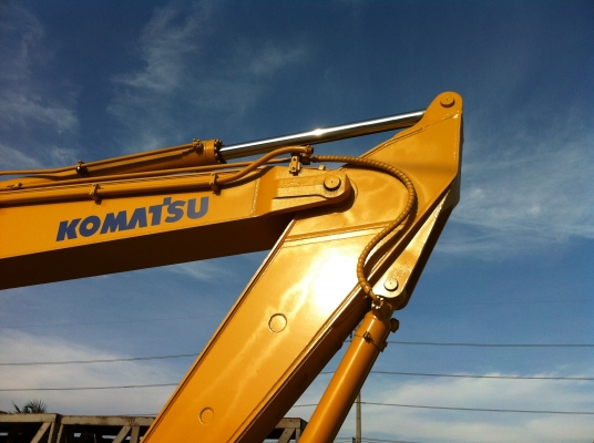 ขายรถแบคโฮ PC200-6 KOMATSU รถสวย สภาพพร้อมใช้งาน ไม่เคยผ่านการใช้งานในไทย