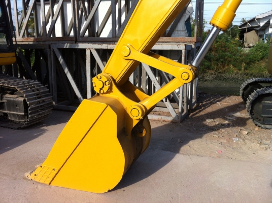 ขายรถแบคโฮ PC200-6 KOMATSU รถสวย สภาพพร้อมใช้งาน ไม่เคยผ่านการใช้งานในไทย