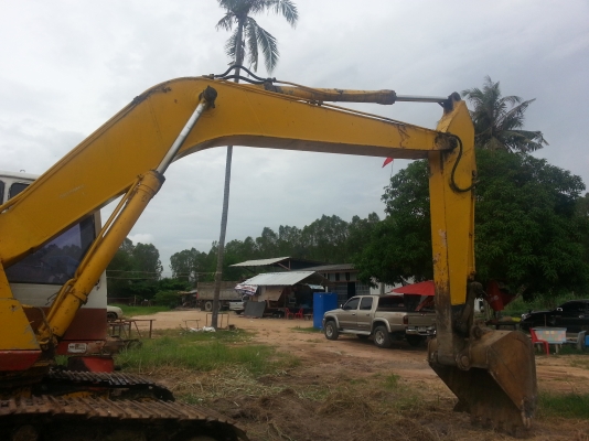 ขายด่วน บูม+อาม KOMATSU PC200-5 ตัดพรุ่งนี้ครับ