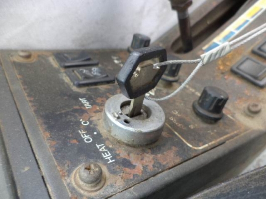 ขายรถแบคโฮ KOBELCO SK120-1(มาร์คทรี) นำเข้าจากญิ่ปุ่นสภาพรถ 95\% เอกสารอินวอย ไม่เคยผ่านการใช้งานในไทย