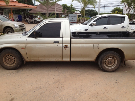 MITSUBISHI, L200 STRADA 2.5 POWER ปี 2001 เกียร์ธรรมดา MITSUBISHI, L200 STRADA 2.5 POWER ปี 2001 เกียร์ธรรมดา