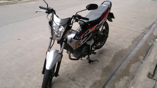 Sonic ปลายปี48 เดิมๆมือเดียวล้อแม็ค 22500 บาท