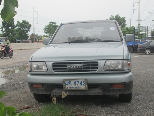 ISUZU  TFR  มังกรทอง  หน้าหนู