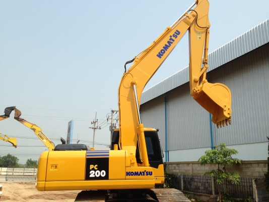 KOMATSU PC 200-7