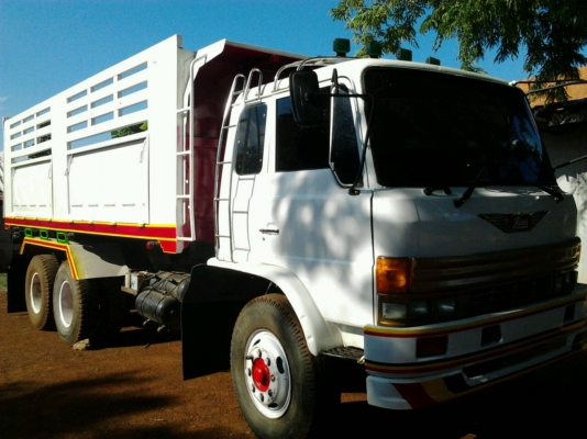 HINO F17 - 185 HP HO7C สิบล้อดั๊มพ์ 2 เพลา กระบะดั๊มพ์เหล็ก 12 ตันของสามมิตรลอนเฉียง เครื่องแน่นแรงดี ภายในเก๋งคอนโซลสวยครบ พวงมาลัยเพาเวอร์ เบรคทริ๊ปฟี้ ช่วงล่างแน่นคัชซีไม่มีบวม ยางสภาพใหม่ 10 เส้นพร้อมบรรทุกพร้อมใช้งาน เอกสารเล่มทะเบียนครบพร้อม ราคาต่อ