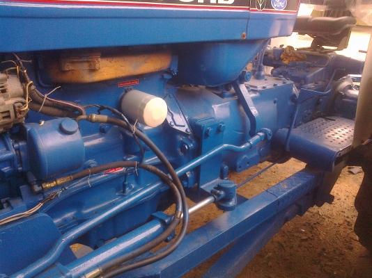 ขายฟอร์ด6600 T5 แท้เสื้อเรียบ พร้อมอุปกรณ์3 ชิ้น