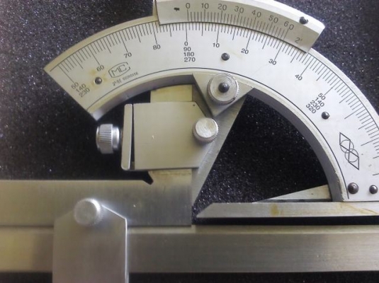 ชุดเครื่องมือวัดมุมแบบละเอียด ปรับการวัดได้โดยการหมุน ชิ้นงานทำจากเหล็กเครื่องมือ ชุดเครื่องมือวัดมุมแบบละเอียด ปรับการวัดได้โดยการหมุน ชิ้นงานทำจากเหล็กเครื่องมือ