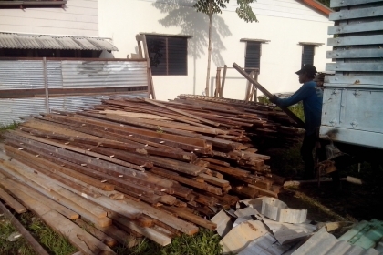 ไม้เต็ง2*2 +ไม้มะค่าหน้า 11 -15 นิ้ว +ไม้แดง ไม้เต็ง2*2 +ไม้มะค่าหน้า 11 -15 นิ้ว +ไม้แดง