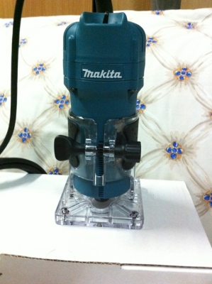 ขายเครื่องทริมเมอร์ (Trimmer) Makita รุ่น 3709(เครื่องเซาะร่องไม้ใช้ งานเหมือนเครื่องเร้าเตอร์) ราคาถูกมาก ขายเครื่องทริมเมอร์ (Trimmer) Makita รุ่น 3709(เครื่องเซาะร่องไม้ใช้ งานเหมือนเครื่องเร้าเตอร์) ราคาถูกมาก