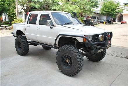 ขายกระจกมองข้างโครเมี่ยมแปะประตูสำหรับ Toyota Hero ขายกระจกมองข้างโครเมี่ยมแปะประตูสำหรับ Toyota Hero