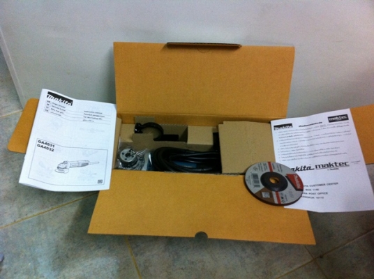 ขายลูก หมู MAKITA ของใหม่ แท้ๆ จากศูนย์ รุ่นใหม่ slim ราคาส่ง 1800 บาท ขายลูก หมู MAKITA ของใหม่ แท้ๆ จากศูนย์ รุ่นใหม่ slim ราคาส่ง 1800 บาท