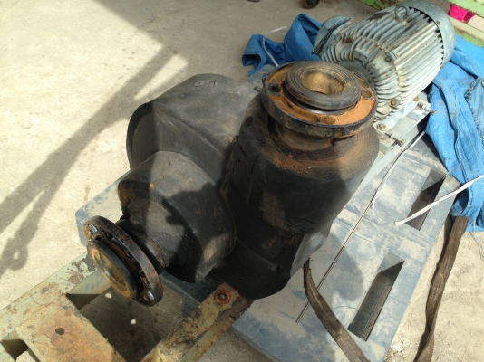 ( ลดราคาครับ )ขายปั้มน้ำขนาดใหญ่ ใบพัดทองเหลือง ใช้มอเตอร์ mitsubishi 20 HP. 1400 RPM. 380 V สภาพดี พร้อมใช้งาน