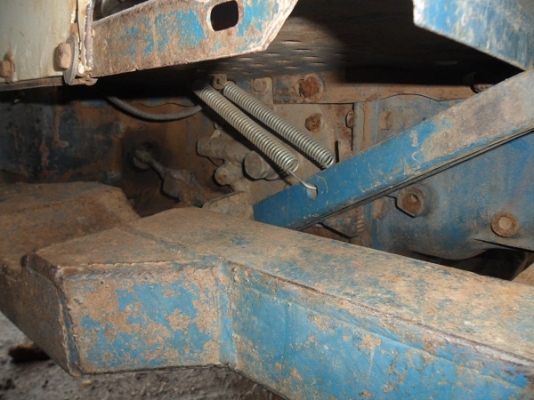 คุณโทน..รับรถแล้ว รถไถ ฟอร์ด5000 T5 มีอุปกรณ์พร้อมใช้งานมีทะเบียนพร้อมโอน 430,000 แถมยางหน้า1คู่ ผานไถ26" 3ใบ