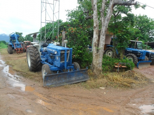 ขายแล้ว รถไถฟอร์ด5000 เครื่องT1 รถเดิม เครื่อง,เกียร์,ท้าย,ไฮ ดี ยางหน้า/หลังสภาพสวยพร้อมใช้งาน