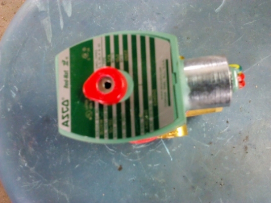 โซลินอยด์วาล์ว เข้า 1 ออกได้ 3 ช่อง ขนาด 1/4นิ้ว 110V.ไม่ใช้ก็ปิดได้ ประหยัด