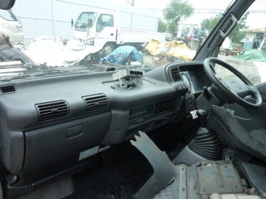 หัวเก๋ง ISUZU NKR ตาเพชร D863