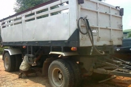 ขาย 10ล้อพ่วงดั๊ม แม่+ลูก ISUZU DECA FXZ 270 EURO1 ปี45 แม่เครื่องเดิม เกียร์เดิม ช่วงล่างแน่น คัสซีสวย กระบะดั๊มเหล็ก เสรีชัย สภาพดีไม่แตกไม่หัก หัวบาง ภายในสวยคอนโซลครบ แอร์เย็น ยางดี 10เส้น ลูก2คานดั๊ม กระบะเหล็กข้างเรียบ สภาพดี คัสซีสวย ยางดี8เส้น พร้