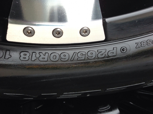 ขายแม๊กพร้อมยาง 265/ 60 /18 ครับ สภาพพอใช้ครับ