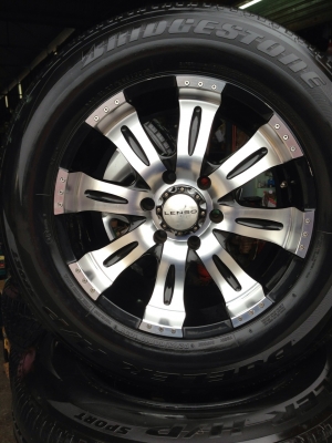 ขายแม๊กพร้อมยาง 265/ 60 /18 ครับ สภาพพอใช้ครับ