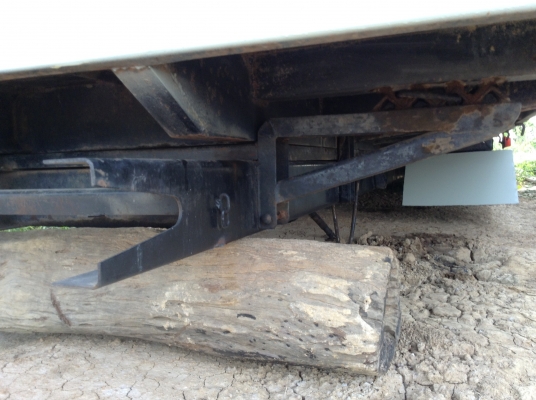 ขายกระบะดั้มสามมิตรลอนเฉียง