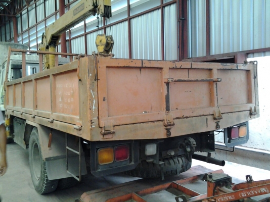 ขายรถ 6 ล้อ ติดเครน 3 ตันTadano ตัวรถนิสสัน CBA 80 เครื่อง 180 แรง รถห้างเดิมๆ ใช้มา 40,000  km.