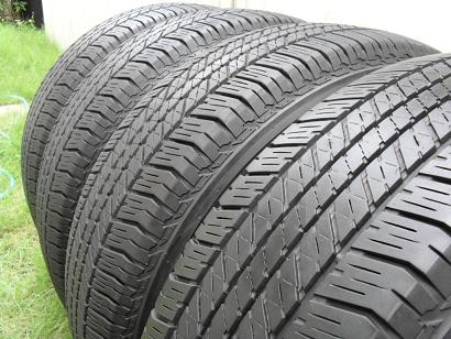 ขายยาง BRIDGESTONE DUELER H/T 684 ปี3012(1ชุด) ไม่มีป่ะ ดอกยางสดๆไม่มีกินข้าง 265/65/17 ราคา8,400 ดูของแถวปากเกร็ด สนใจติดต่อ 090-676-4651 เบียร์ครับ