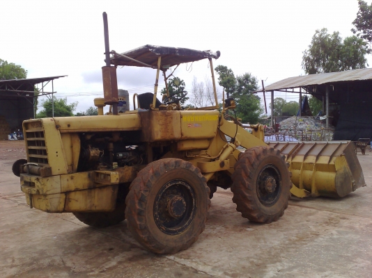 ขายรถตักล้อยาง KOMATSU JH 30 B-4413  สภาพพร้อมใช้เครื่องดีปั้มดีเครื่องเดิม 4 สูบเอกสารสัญญาซื้อขาย