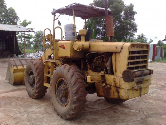 ขายรถตักล้อยาง KOMATSU JH 30 B-4413  สภาพพร้อมใช้เครื่องดีปั้มดีเครื่องเดิม 4 สูบเอกสารสัญญาซื้อขาย