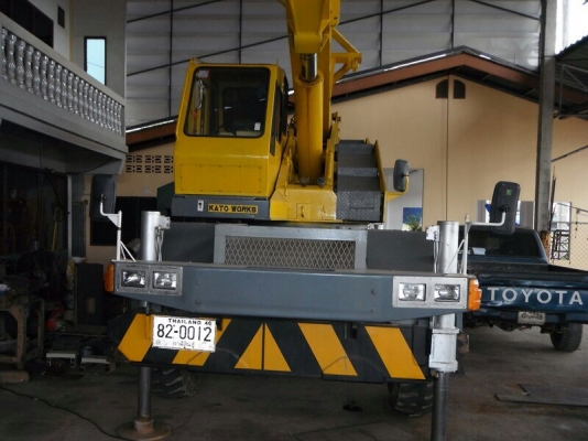 ขายรถเครน 4 ล้อ  KATO  20 H  เอกสารเล่มทะเบียน ไฟฟ้าครบ มีจิ๊ป ยางดี 4 เส้น