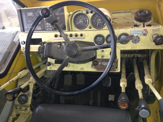 ขายรถเครน 4 ล้อ  KATO  20 H  เอกสารเล่มทะเบียน ไฟฟ้าครบ มีจิ๊ป ยางดี 4 เส้น